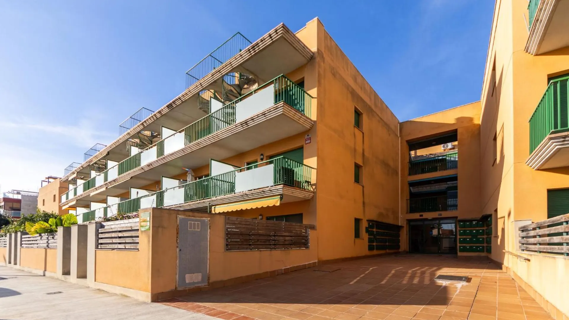Apartment Paola By Interhome L'Eucaliptus